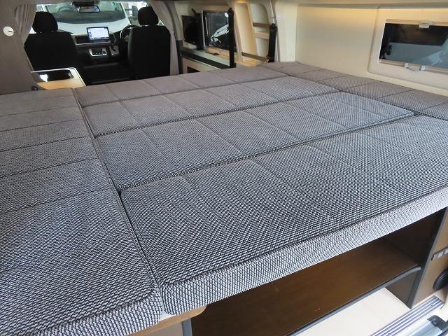 ハイエースバン トイファクトリー バーデングランデ 7名乗車5名就寝 シンク 冷蔵庫 電子レンジ ツインサブ 走行充電 外部充電 1500Wインバーター エアロソーラー 家庭用エアコン FFヒーター(7枚目)