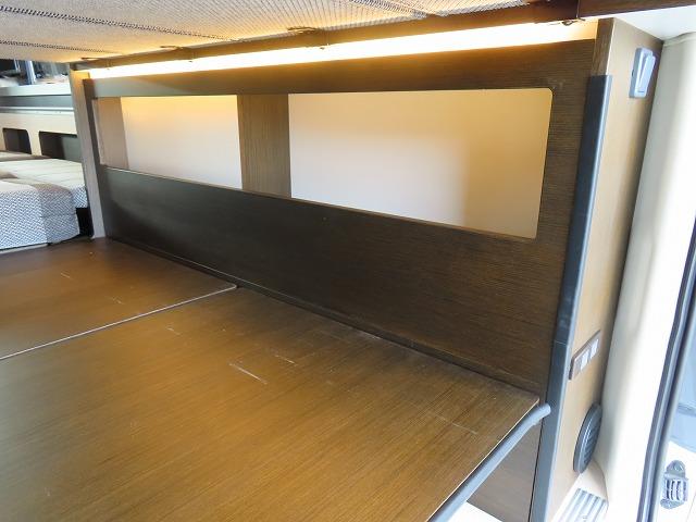 ハイエースバン トイファクトリー バーデングランデ 7名乗車5名就寝 シンク 冷蔵庫 電子レンジ ツインサブ 走行充電 外部充電 1500Wインバーター エアロソーラー 家庭用エアコン FFヒーター(10枚目)