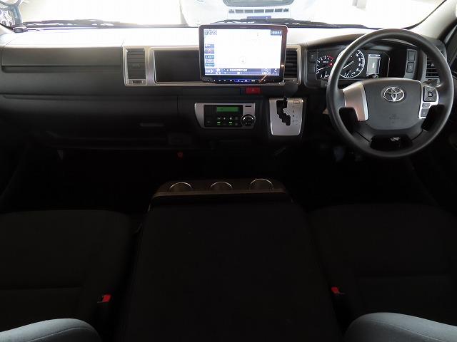 ハイエースバン トイファクトリー バーデングランデ 7名乗車5名就寝 シンク 冷蔵庫 電子レンジ ツインサブ 走行充電 外部充電 1500Wインバーター エアロソーラー 家庭用エアコン FFヒーター(15枚目)