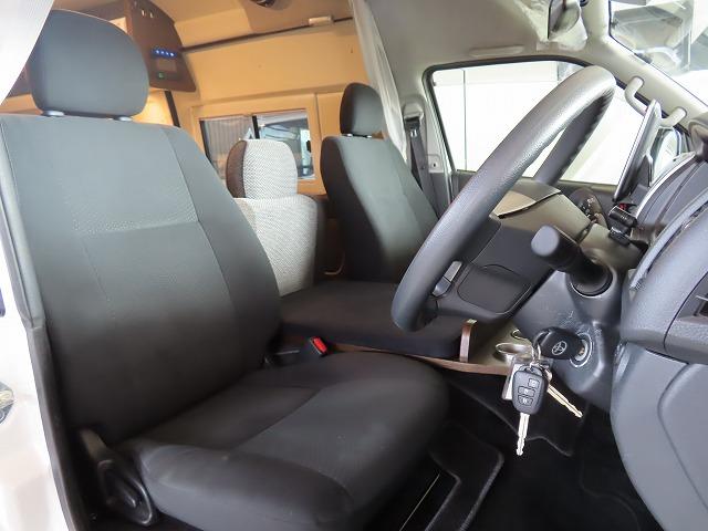 ハイエースバン トイファクトリー バーデングランデ 7名乗車5名就寝 シンク 冷蔵庫 電子レンジ ツインサブ 走行充電 外部充電 1500Wインバーター エアロソーラー 家庭用エアコン FFヒーター(16枚目)