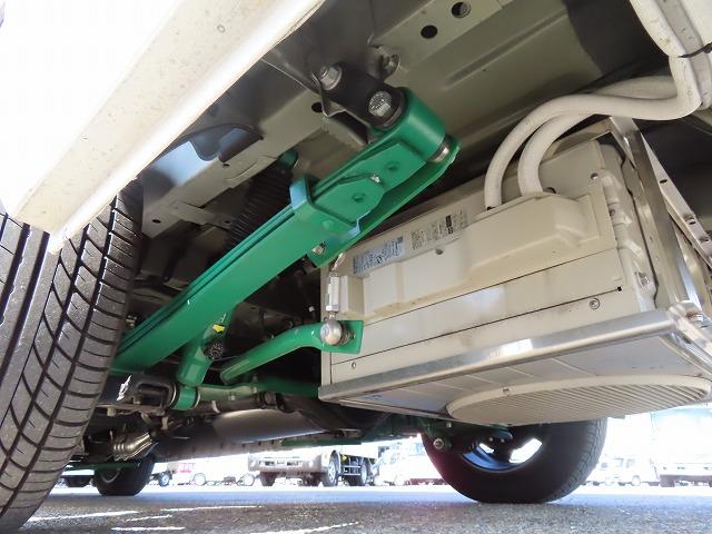 ハイエースバン トイファクトリー バーデングランデ 7名乗車5名就寝 シンク 冷蔵庫 電子レンジ ツインサブ 走行充電 外部充電 1500Wインバーター エアロソーラー 家庭用エアコン FFヒーター(26枚目)