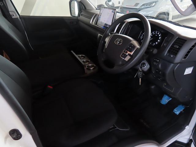 ハイエースバン トイファクトリー バーデングランデ 7名乗車5名就寝 シンク 冷蔵庫 電子レンジ ツインサブ 走行充電 外部充電 1500Wインバーター エアロソーラー 家庭用エアコン FFヒーター(40枚目)