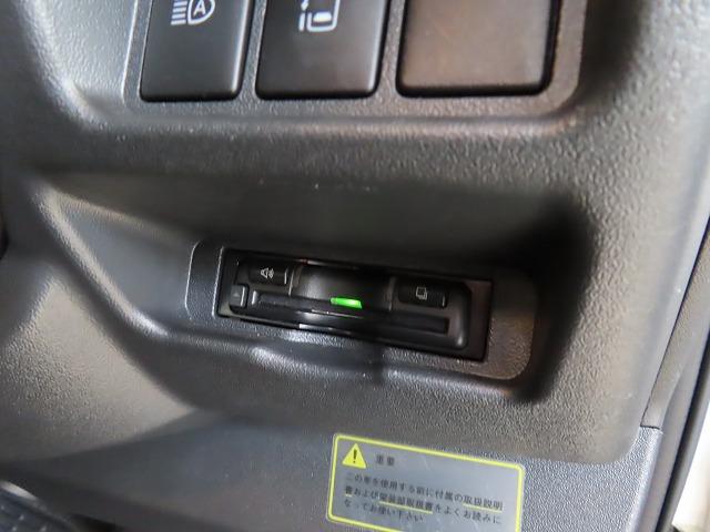 ハイエースバン トイファクトリー バーデングランデ 7名乗車5名就寝 シンク 冷蔵庫 電子レンジ ツインサブ 走行充電 外部充電 1500Wインバーター エアロソーラー 家庭用エアコン FFヒーター(42枚目)