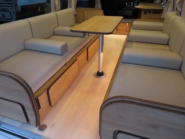 ハイエースバン キャンピングカー フジカーズジャパン FOCS シエスタ 8名乗車3名就寝 シンク 冷蔵庫 フリップダウンモニター サブバッテリー 走行充電 外部充電 FFヒーター メモリーナビ フルセグ(30枚目)