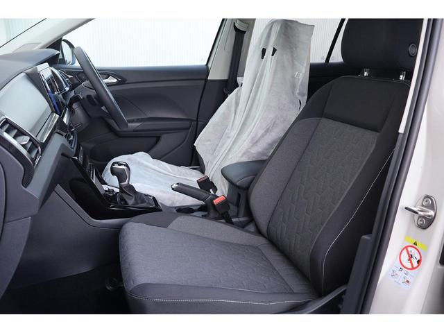 Ｔ－クロス ＴＳＩ　アクティブ　登録済未使用車　現行モデル　セーフティＰＫＧ　トラベルアシスト　レーンチェンジアシスト　Ｄｉｓｃｏｖｅｒ　ｐｒｏ　パークアシスト　認定中古車（15枚目）