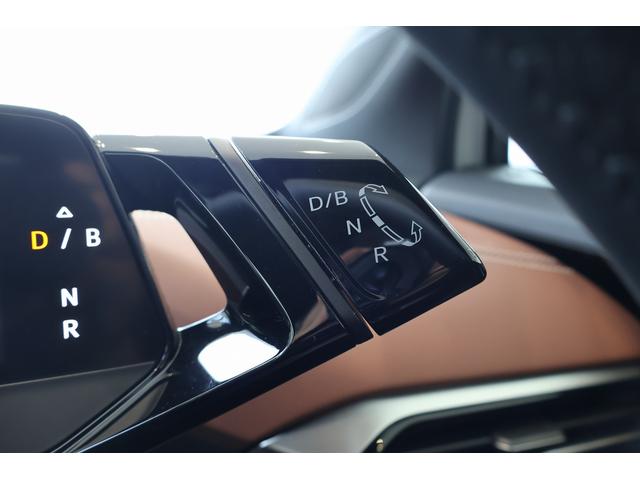 ＩＤ．４ プロ　元試乗車　ガラスルーフ　マトリクスＬＥＤライト　トラベルアシスト　マッサージ機能付きパワーシート　認定中古車（36枚目）