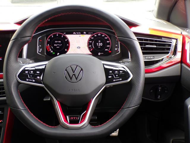 ポロＧＴＩ ベースグレード　アルミホイール　フルセグ　アダプティブクルーズコントロール　ＥＴＣ２．０　スマートキー　盗難防止システム　横滑り防止装置　記録簿　ワンオーナー　エアバッグ　エアコン　パワーステアリング（12枚目）