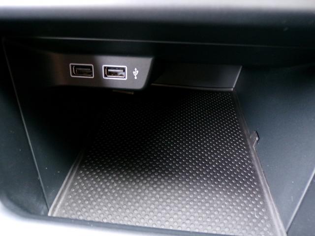 ポロ ＴＳＩコンフォートライン　メモリーナビ　バックカメラ　アルミホイール　　オートクルーズコントロール　ターボ　ＥＴＣ２．０　自動駐車システム　レーンアシスト　Ｂｌｕｅｔｏｏｔｈ接続　ワンオーナー（20枚目）