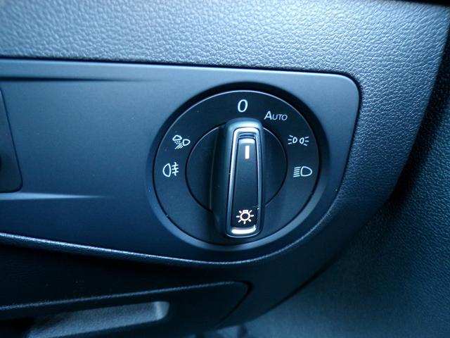 ティグアン TSI Rライン メモリーナビ 革シート アルミホイール シートヒーター オートクルーズコントロール ETC2.0 スマートキー 盗難防止システム 横滑り防止装置 記録簿 ワンオーナー エアバッグ エアコン ABS(26枚目)