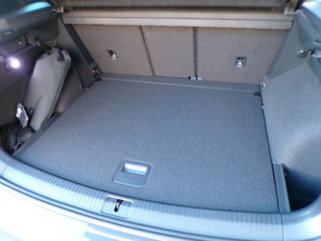 ティグアン TSI Rライン メモリーナビ 革シート アルミホイール シートヒーター オートクルーズコントロール ETC2.0 スマートキー 盗難防止システム 横滑り防止装置 記録簿 ワンオーナー エアバッグ エアコン ABS(30枚目)