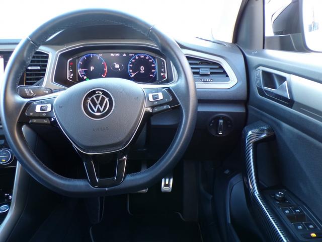 Ｔ－ロック ＴＳＩ　スタイルデザインパッケージ　メモリーナビ　ＥＴＣ　アルミホイール　オートクルーズコントロール　スマートキー　盗難防止システム　横滑り防止装置　記録簿　ワンオーナー　エアバッグ　エアコン　パワーステアリング　パワーウィンドウ（11枚目）