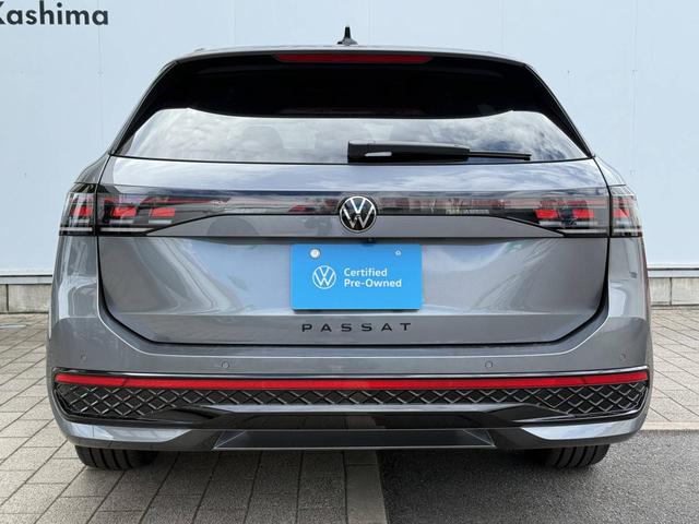 パサート eTSI Rライン メモリーナビ バックカメラ 革シート アルミホイール シートエアコン 全周囲カメラ 電動リアゲート シートヒーター ターボ アイドリングストップ アダプティブクルーズコントロール USB入力端子(6枚目)