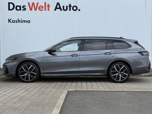 パサート eTSI Rライン メモリーナビ バックカメラ 革シート アルミホイール シートエアコン 全周囲カメラ 電動リアゲート シートヒーター ターボ アイドリングストップ アダプティブクルーズコントロール USB入力端子(8枚目)