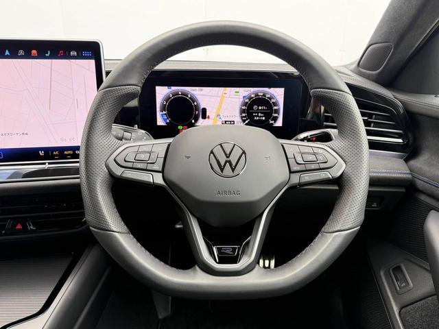 パサート eTSI Rライン メモリーナビ バックカメラ 革シート アルミホイール シートエアコン 全周囲カメラ 電動リアゲート シートヒーター ターボ アイドリングストップ アダプティブクルーズコントロール USB入力端子(18枚目)