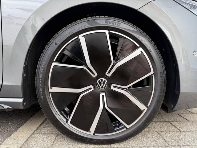 パサート eTSI Rライン メモリーナビ バックカメラ 革シート アルミホイール シートエアコン 全周囲カメラ 電動リアゲート シートヒーター ターボ アイドリングストップ アダプティブクルーズコントロール USB入力端子(28枚目)