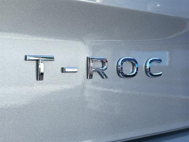 Ｔ－ロック ＴＤＩ　スタイル　バックカメラ　オートクルーズコントロール　パワーシート　パークアシスト　衝突被害軽減システム　ナビ　オートライト　ＬＥＤヘッドランプ　電動リアゲート　アルミホイール　スマートキー（30枚目）