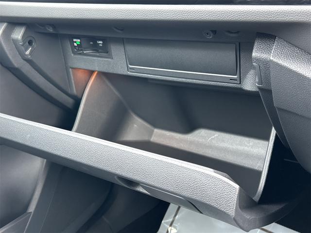 Ｔ－ロック ＴＤＩ　Ｒライン　バックカメラ　オートクルーズコントロール　パークアシスト　衝突被害軽減システム　ナビ　オートライト　ＬＥＤヘッドランプ　アルミホイール　スマートキー（52枚目）