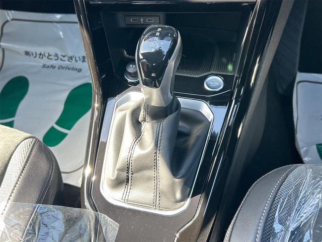 T-ロック TSI ブラックスタイル バックカメラ ETC オートクルーズコントロール パークアシスト 衝突被害軽減システム ナビ オートライト LEDヘッドランプ 電動リアゲート アルミホイール(8枚目)