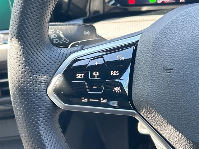 ゴルフＧＴＩ ベースグレード　ドライブレコーダー　バックカメラ　ナビ　オートクルーズコントロール　衝突被害軽減システム　アルミホイール　オートライト　ＬＥＤヘッドランプ　スマートキー　電動格納ミラー（10枚目）