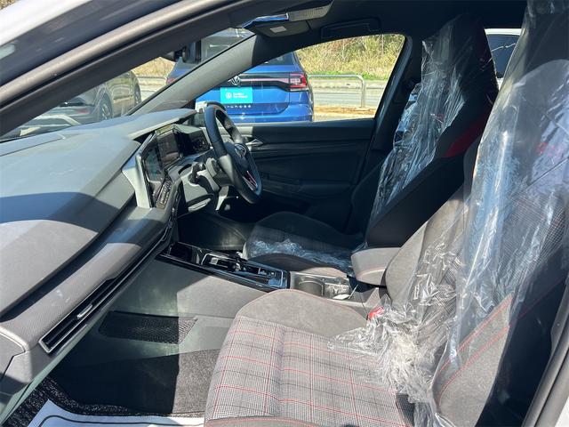 ゴルフＧＴＩ ベースグレード　ドライブレコーダー　バックカメラ　ナビ　オートクルーズコントロール　衝突被害軽減システム　アルミホイール　オートライト　ＬＥＤヘッドランプ　スマートキー　電動格納ミラー（33枚目）