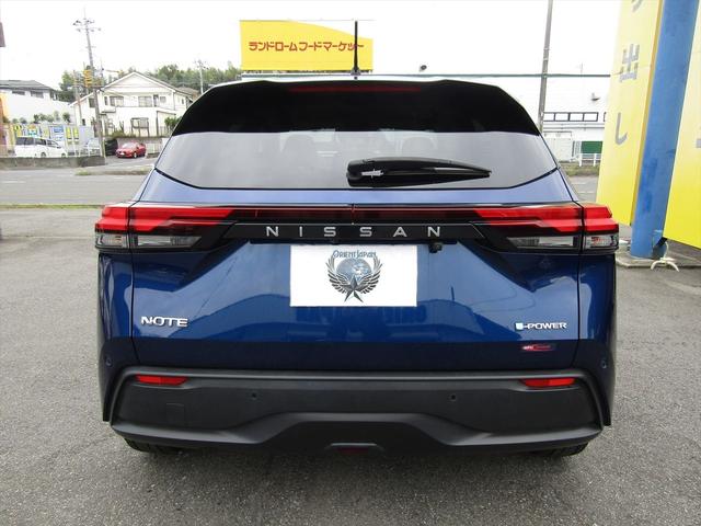 ノート Ｓ　衝突軽減ブレーキ・純正ナビ・フルセグ・Ｂｌｕｅｔｏｏｔｈ・全方位カメラ・純正ドラレコ・コーナーセンサー・シートヒーター・ハンドルヒーター・ＥＴＣ・ＬＥＤヘッドライト・ＵＳＢ・電動Ｐブレーキ・社外アルミ（5枚目）