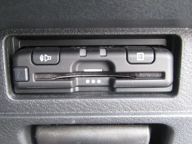 ノート Ｓ　衝突軽減ブレーキ・純正ナビ・フルセグ・Ｂｌｕｅｔｏｏｔｈ・全方位カメラ・純正ドラレコ・コーナーセンサー・シートヒーター・ハンドルヒーター・ＥＴＣ・ＬＥＤヘッドライト・ＵＳＢ・電動Ｐブレーキ・社外アルミ（25枚目）