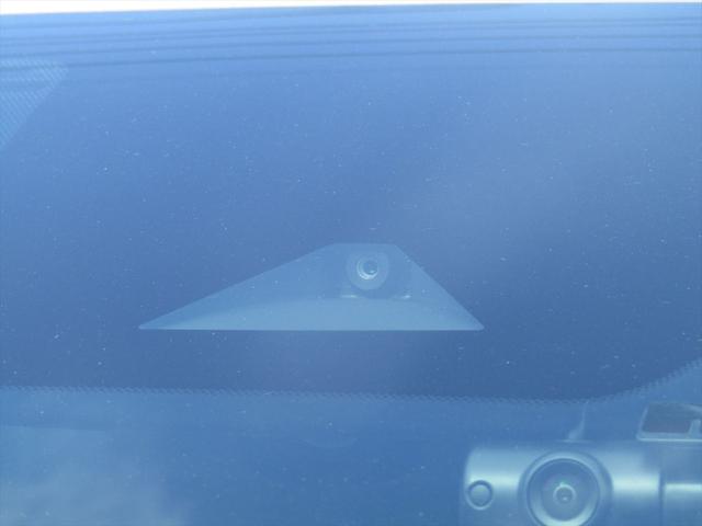 ノート Ｘ　衝突被害軽減Ｂ・純正ナビ・フルセグ・Ｂｌｕｅｔｏｏｔｈ・全方位カメラ・純正ドラレコ・クルコン・ＨＤＭＩ・コーナーセンサー・２．０ＥＴＣ・ＬＥＤヘッドライト・ＵＳＢ・電動Ｐブレーキ・ワンオーナー・ＢＳＭ（8枚目）