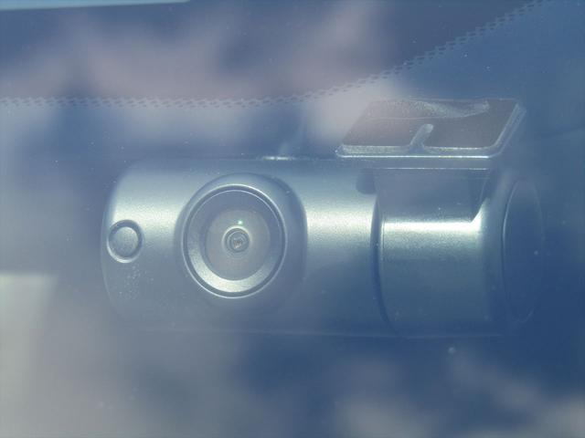 ノート Ｘ　衝突被害軽減Ｂ・純正ナビ・フルセグ・Ｂｌｕｅｔｏｏｔｈ・全方位カメラ・純正ドラレコ・クルコン・ＨＤＭＩ・コーナーセンサー・２．０ＥＴＣ・ＬＥＤヘッドライト・ＵＳＢ・電動Ｐブレーキ・ワンオーナー・ＢＳＭ（10枚目）