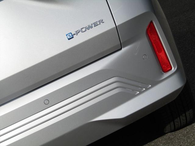 ノート Ｘ　衝突被害軽減Ｂ・純正ナビ・フルセグ・Ｂｌｕｅｔｏｏｔｈ・全方位カメラ・純正ドラレコ・クルコン・ＨＤＭＩ・コーナーセンサー・２．０ＥＴＣ・ＬＥＤヘッドライト・ＵＳＢ・電動Ｐブレーキ・ワンオーナー・ＢＳＭ（40枚目）