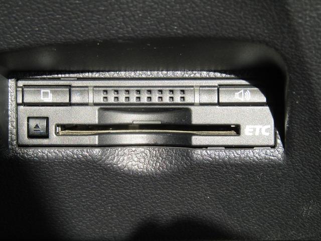 プリウス Ａ　衝突軽減ブレーキ・ドラレコ・純正ナビ・フルセグ・Ｂｌｕｅｔｏｏｔｈ・Ｂカメラ・パーキングアイスト・ＨＵＤ・ＬＥＤヘッドライト・フォグ・クルコン・ＥＴＣ・コーナーセンサー・ＢＳＭ・スマートキー・４ＷＤ（25枚目）