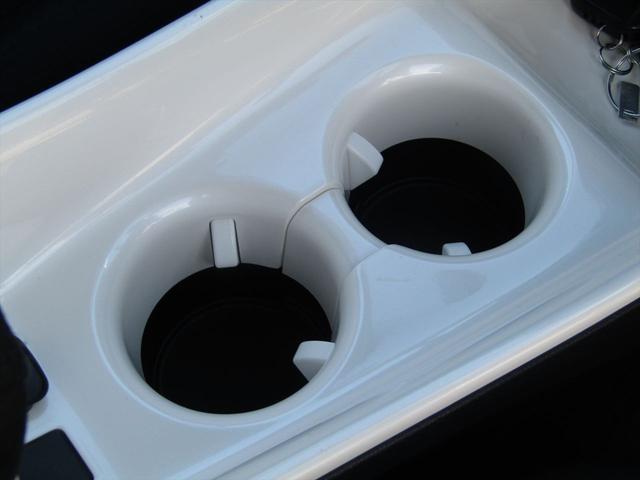 プリウス Ａ　衝突軽減ブレーキ・ドラレコ・純正ナビ・フルセグ・Ｂｌｕｅｔｏｏｔｈ・Ｂカメラ・パーキングアイスト・ＨＵＤ・ＬＥＤヘッドライト・フォグ・クルコン・ＥＴＣ・コーナーセンサー・ＢＳＭ・スマートキー・４ＷＤ（49枚目）