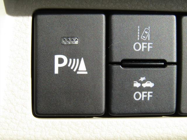 ☆コーナーセンサー装備で苦手なバックはもちろん縦列駐車や慣れない場所でも後退なども障害物に反応して知らせてくれるのでぶつけてしまう心配もありません！！☆レーンアシスト装備！！