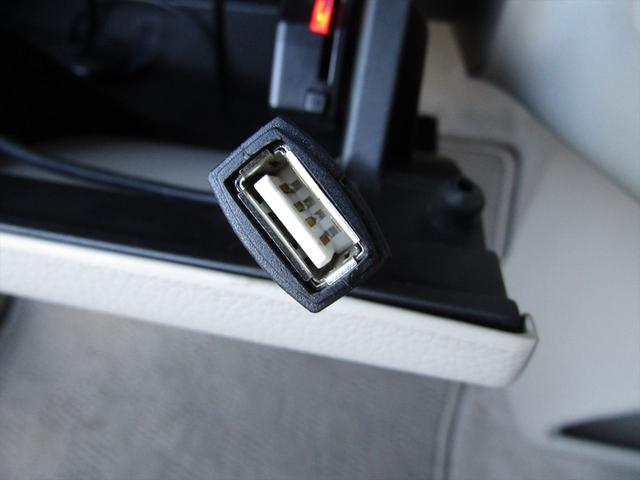 ☆コーナーセンサー装備で苦手なバックはもちろん縦列駐車や慣れない場所でも後退なども障害物に反応して知らせてくれるのでぶつけてしまう心配もありません！！☆レーンアシスト装備！！