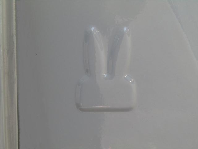 ドアを開ければウサギさんが出てきます！！いくつ見つかりますか？