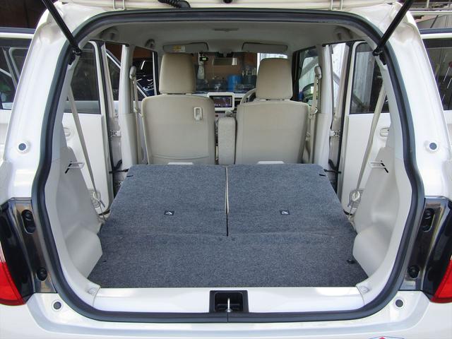 フルフラットになるので大きなお荷物もたくさん積むことが出来ます！！
