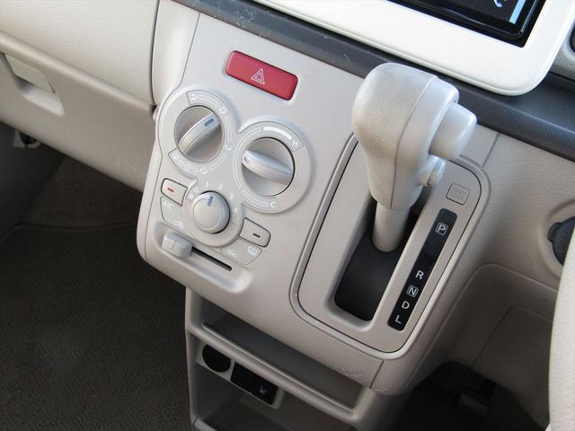 シフトレバー周りの画像になります！！