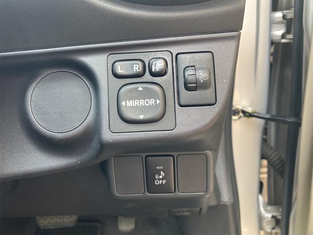 アクア G ETC バックカメラ ナビ TV クリアランスソナー 衝突被害軽減システム アルミホイール キーレスエントリー アイドリングストップ 電動格納ミラー CVT 衝突安全ボディ 記録簿 ABS ESC(10枚目)