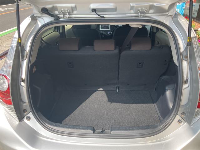 アクア G ETC バックカメラ ナビ TV クリアランスソナー 衝突被害軽減システム アルミホイール キーレスエントリー アイドリングストップ 電動格納ミラー CVT 衝突安全ボディ 記録簿 ABS ESC(18枚目)