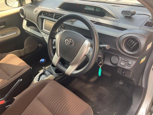 アクア G ETC バックカメラ ナビ TV クリアランスソナー 衝突被害軽減システム アルミホイール キーレスエントリー アイドリングストップ 電動格納ミラー CVT 衝突安全ボディ 記録簿 ABS ESC(23枚目)