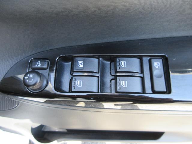 タント カスタムＲＳ　トップエディションＳＡ　ナビ　地デジフルセグ　Ｂｌｕｅｔｏｏｔｈ　ＵＳＢ　バックカメラ　ＥＴＣ車載器　純正アルミホイール　新品タイヤ交換済　両側電動スライドドア　ハーフレザーシート　ブレーキサポート　タイミングチェーン　雹害（22枚目）