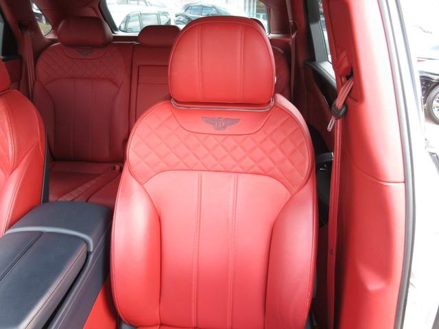 ベンテイガ ベースグレード　マリナードライビングスペック／カーボンフルエアロ／スポイラー／パノラミックサンルーフ／レッドレザー／ダイヤモンドキルティングインテリア／純正ナビ／フルセグ／パノラミックビューモニター／左ハンドル（41枚目）