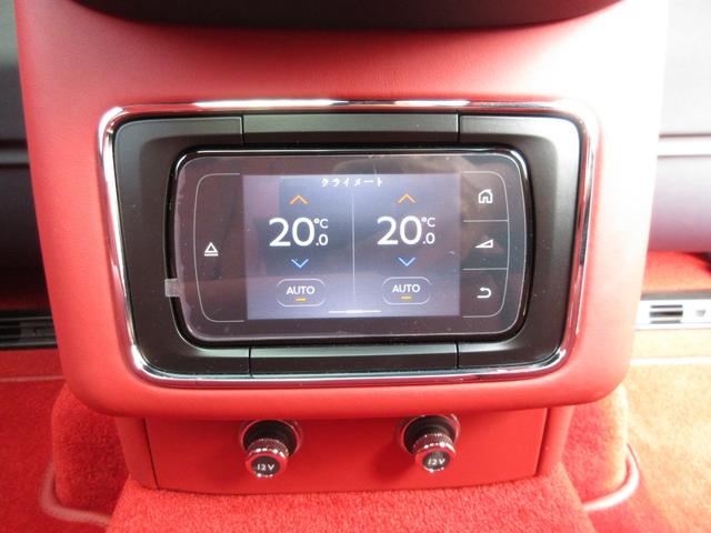 ベンテイガ ベースグレード　マリナードライビングスペック／カーボンフルエアロ／スポイラー／パノラミックサンルーフ／レッドレザー／ダイヤモンドキルティングインテリア／純正ナビ／フルセグ／パノラミックビューモニター／左ハンドル（69枚目）