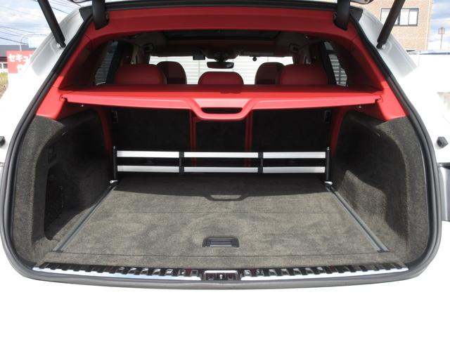 ベンテイガ ベースグレード　マリナードライビングスペック／カーボンフルエアロ／スポイラー／パノラミックサンルーフ／レッドレザー／ダイヤモンドキルティングインテリア／純正ナビ／フルセグ／パノラミックビューモニター／左ハンドル（72枚目）