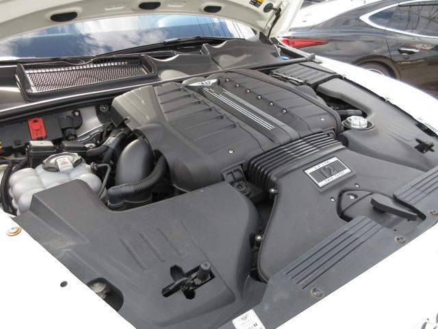 ベンテイガ ベースグレード　マリナードライビングスペック／カーボンフルエアロ／スポイラー／パノラミックサンルーフ／レッドレザー／ダイヤモンドキルティングインテリア／純正ナビ／フルセグ／パノラミックビューモニター／左ハンドル（73枚目）