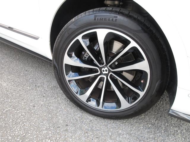 ベンテイガ ベースグレード　マリナードライビングスペック／カーボンフルエアロ／スポイラー／パノラミックサンルーフ／レッドレザー／ダイヤモンドキルティングインテリア／純正ナビ／フルセグ／パノラミックビューモニター／左ハンドル（75枚目）