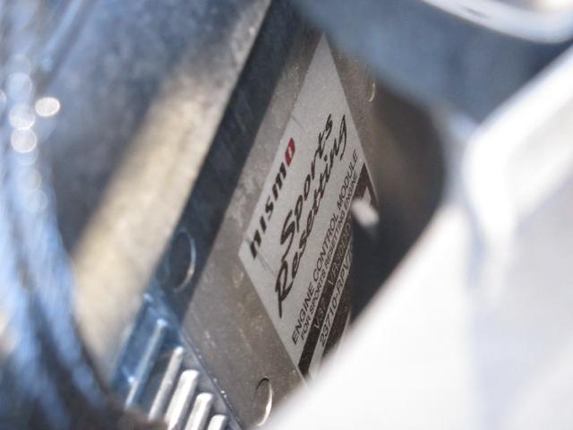 スカイライン ニスモ　ＮＩＳＭＯＬＭＧＴ４アルミ／ＮＩＳＭＯスポーツリセッティング２／ＬＳＤ／ドアインナープロテクター／サンルーフ／ＢＯＳＥサウンド／ＲＳＲダウンサス／柿本マフラー／地デジ／全方位カメラ／本革シート（13枚目）
