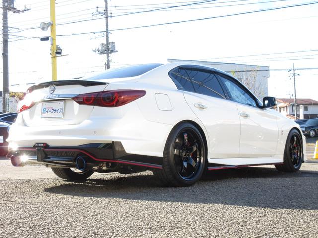 スカイライン ニスモ　ＮＩＳＭＯＬＭＧＴ４アルミ／ＮＩＳＭＯスポーツリセッティング２／ＬＳＤ／ドアインナープロテクター／サンルーフ／ＢＯＳＥサウンド／ＲＳＲダウンサス／柿本マフラー／地デジ／全方位カメラ／本革シート（21枚目）
