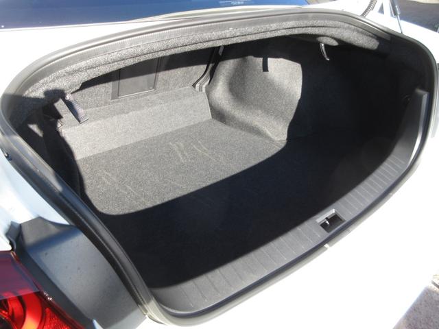 スカイライン ニスモ　ＮＩＳＭＯＬＭＧＴ４アルミ／ＮＩＳＭＯスポーツリセッティング２／ＬＳＤ／ドアインナープロテクター／サンルーフ／ＢＯＳＥサウンド／ＲＳＲダウンサス／柿本マフラー／地デジ／全方位カメラ／本革シート（72枚目）