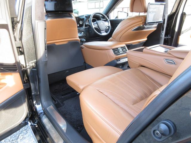 お客様に満足して頂けるよう専任スタッフが１台１台真心込めてピカピカに磨き上げて納車致します！