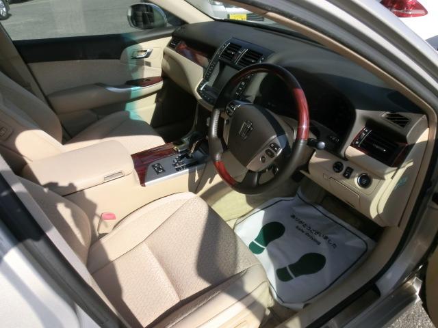 クラウン ロイヤルサルーン 純正HDDナビ フルセグ バックカメラ ETC ワンオーナー スペアキー リアスモーク(13枚目)